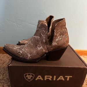 Ariat Dixon Booties